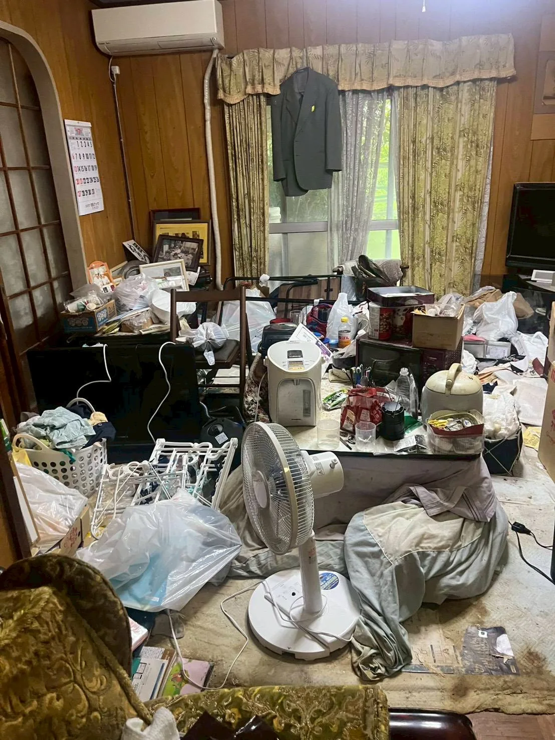 一宮市 ゴミ屋敷・孤独死現場の特殊清掃 作業前
