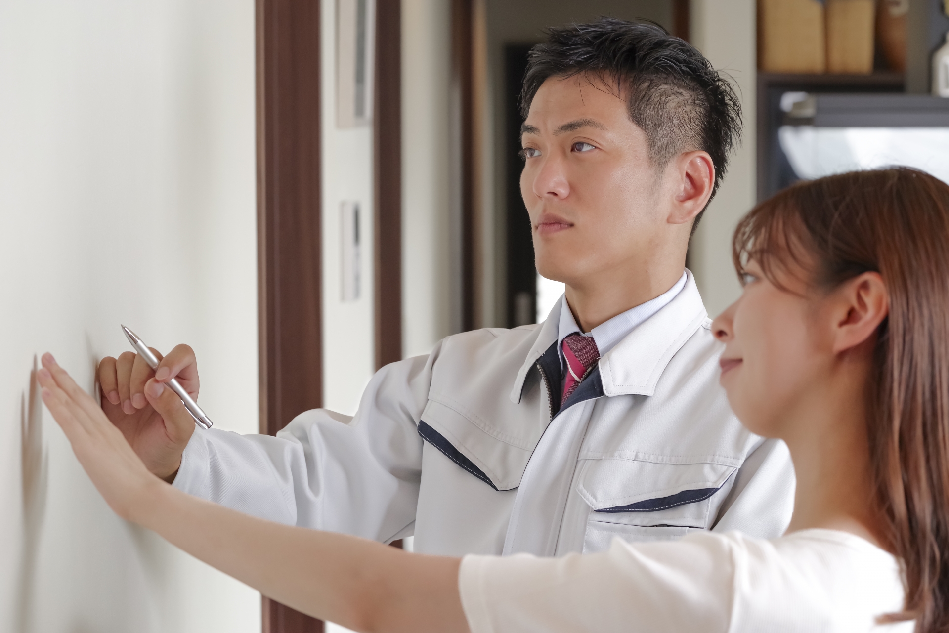 特殊清掃で使用する専用薬剤と機材